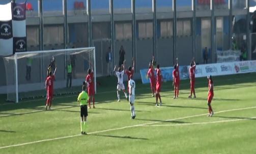 Calcio. Serie II divisione: Neapolis Frattese-Vigor Lamezia 0-0